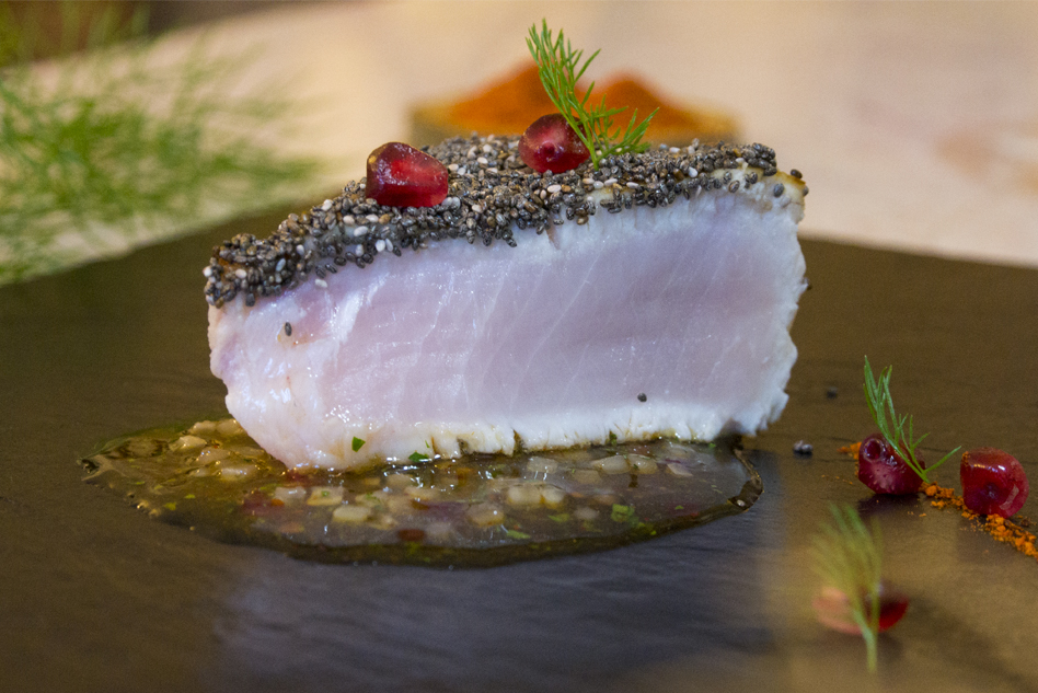Tataki di pesce spada, melograno, finocchio e lime