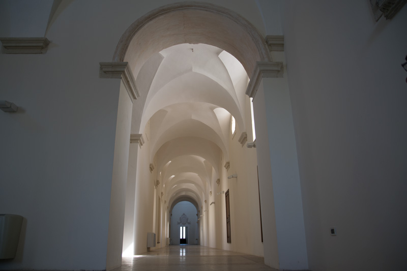 Specchia convento dei frati neri corridoio interno