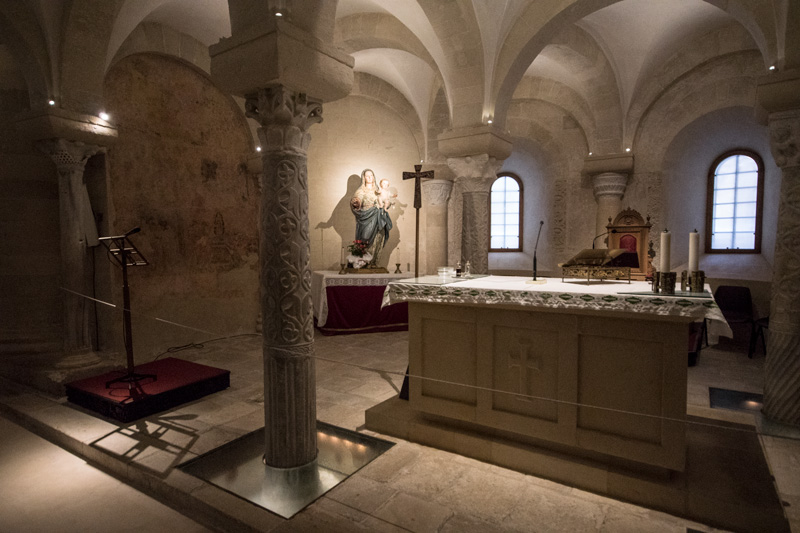 Altare della cripta della Basilica di SS. Martiri di Otranto