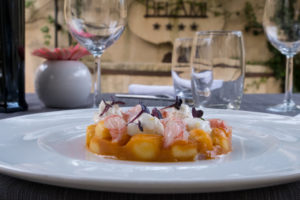 Maglie ristorante Bel Ami: gnocchetti di patate Sieglinde di Galatina, Gamberoni viola di Gallipoli e burratina