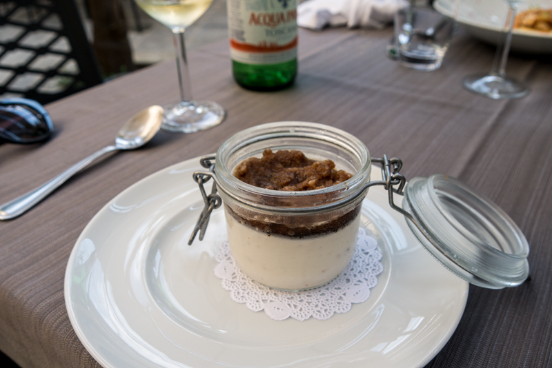 Maglie ristorante Bel Ami: mousse di mandorla con granita al caffè di Maglie (Lecce)