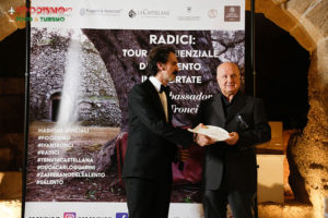 Michele Bruno ritira il premio per il Mercatino del Gusto