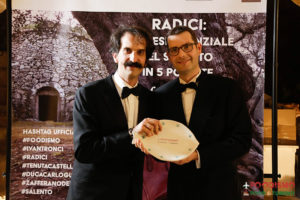 Andrea Cavalieri riceve il premio per la pasta di qualità "Benedetto Cavalieri"