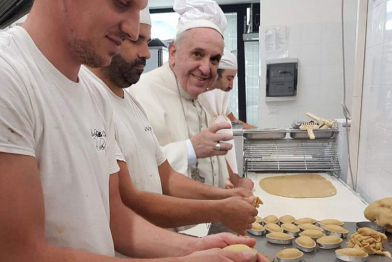Papa Francesco ama il Salento e il pasticciotto leccese